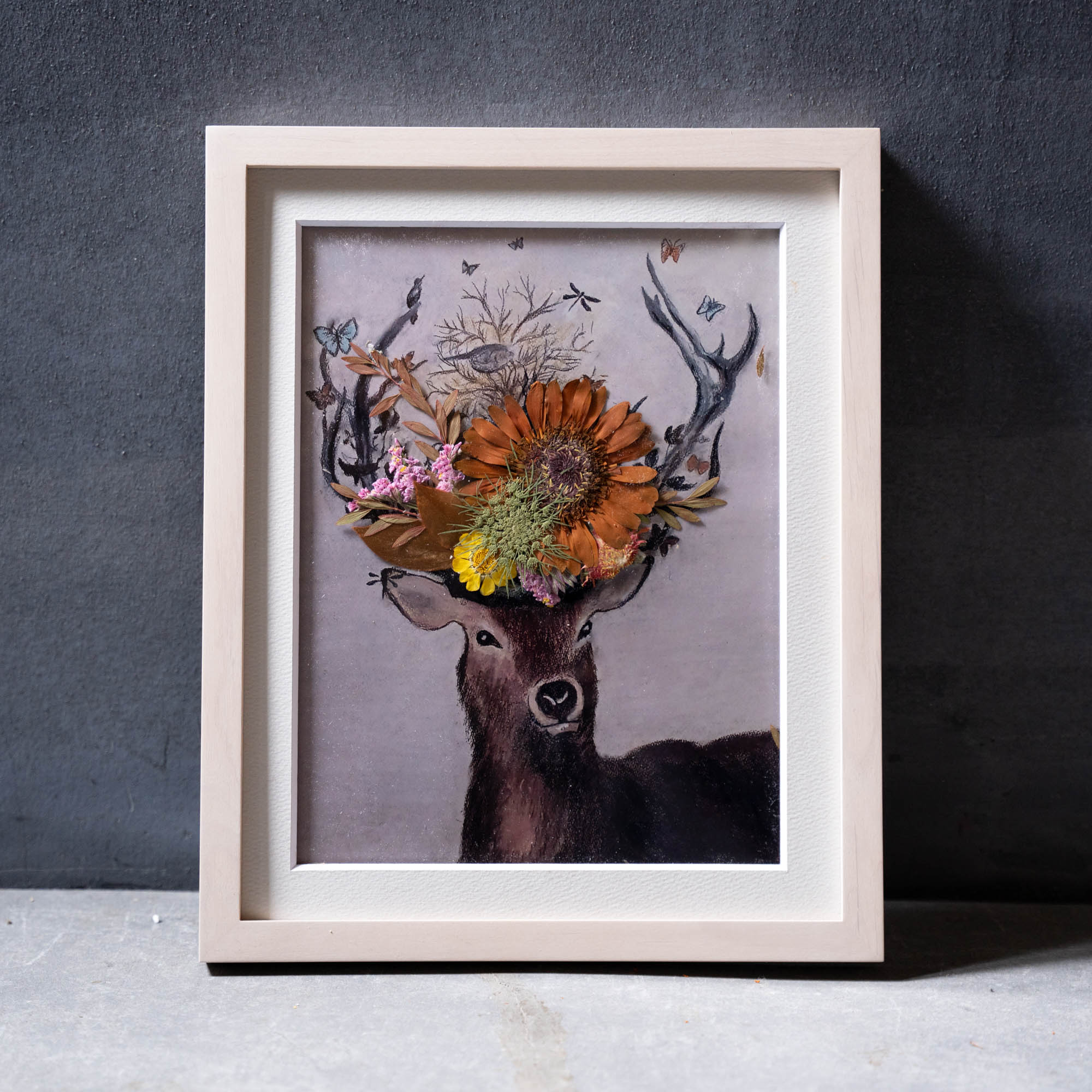 鹿と押し花のアート F〈一点物〉 絵画 パステルペンシル アート 押し花 プレスフラワー 額装 アートフレーム 鹿 イラスト 壁掛け インテリア プレゼント ギフト 雑貨 押し花アート かわいい ナチュラル 一点物