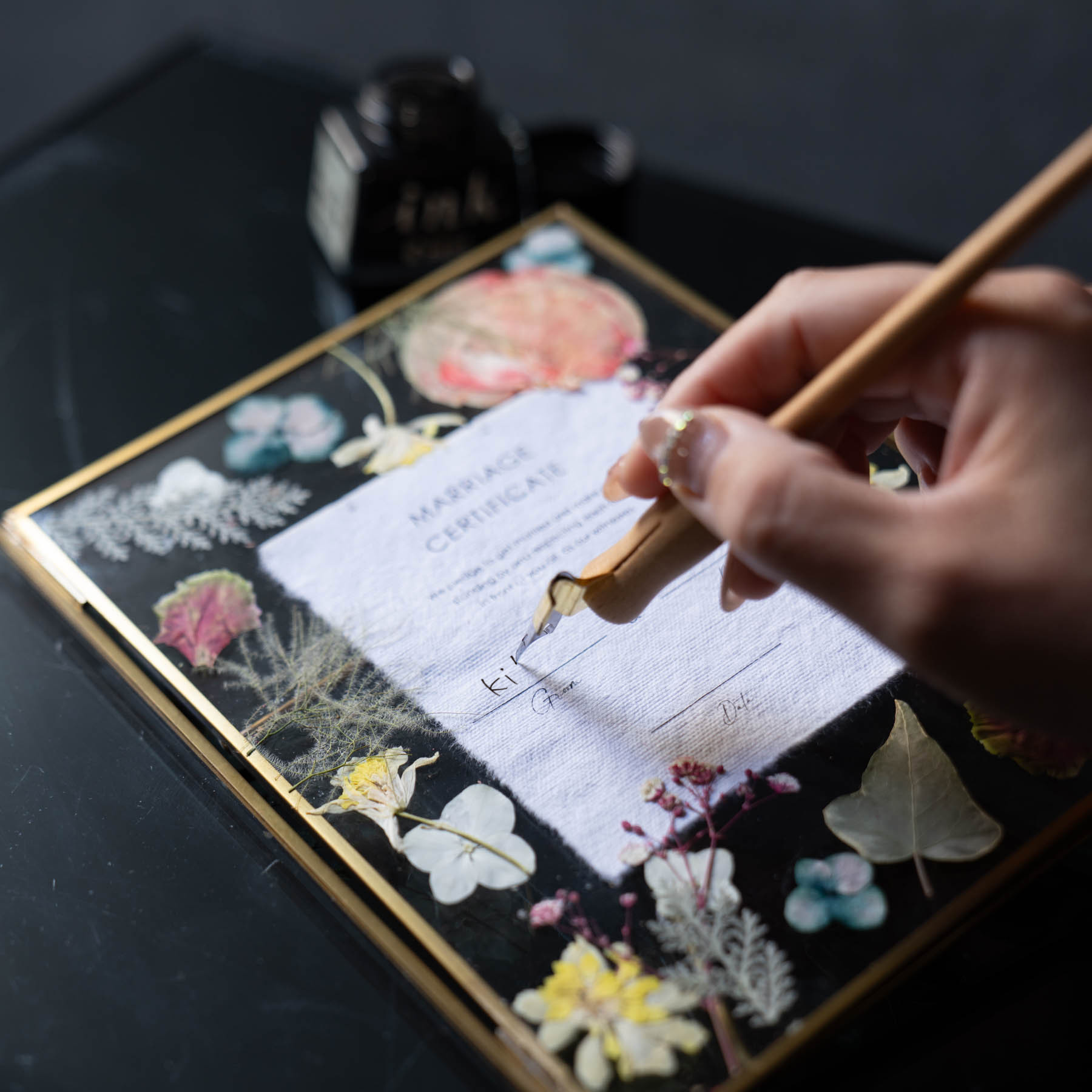Rakuten - プレスフラワー結婚証明証　結婚証明書 押し花 プレスフラワー 結婚式 ウェディング ハンドメイド 記念 思い出 プレゼント ギフト インテリア フレーム 結婚 ゲスト参加 おしゃれ