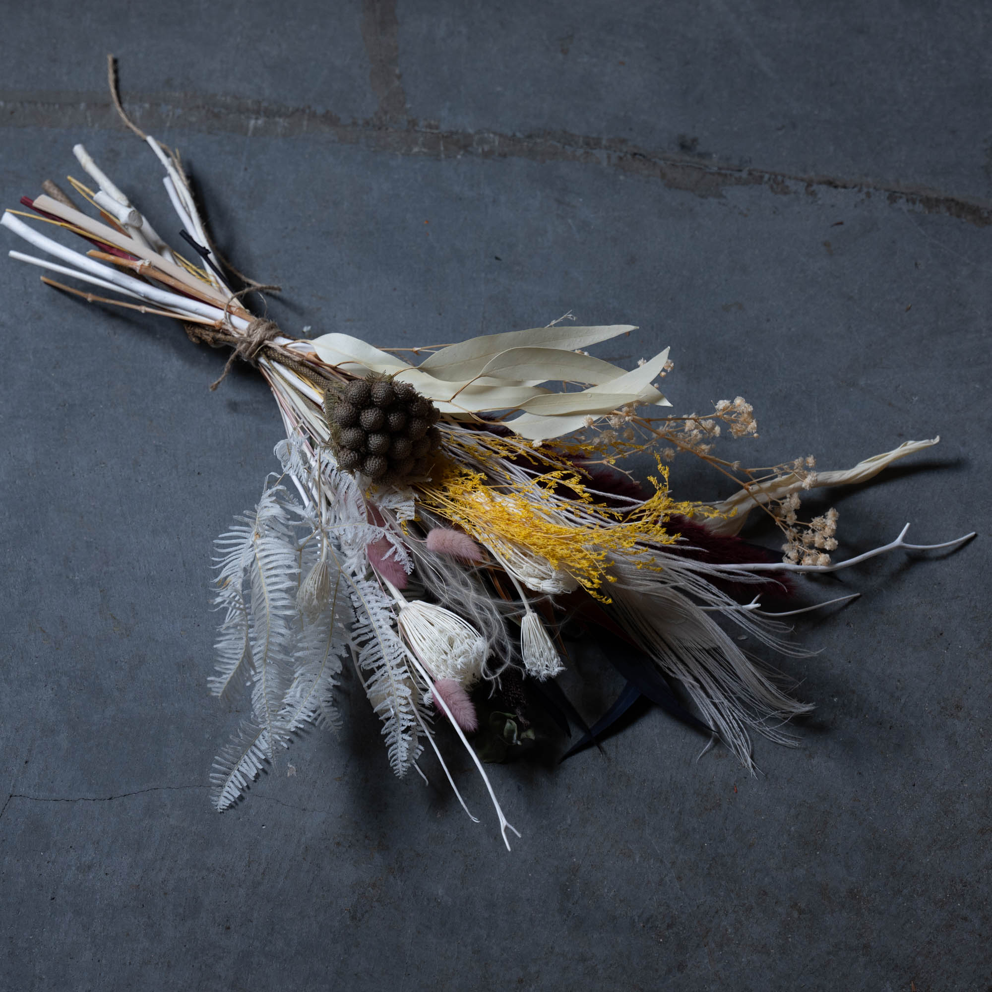 ホワイト×イエロー×ブラウンのボタ...