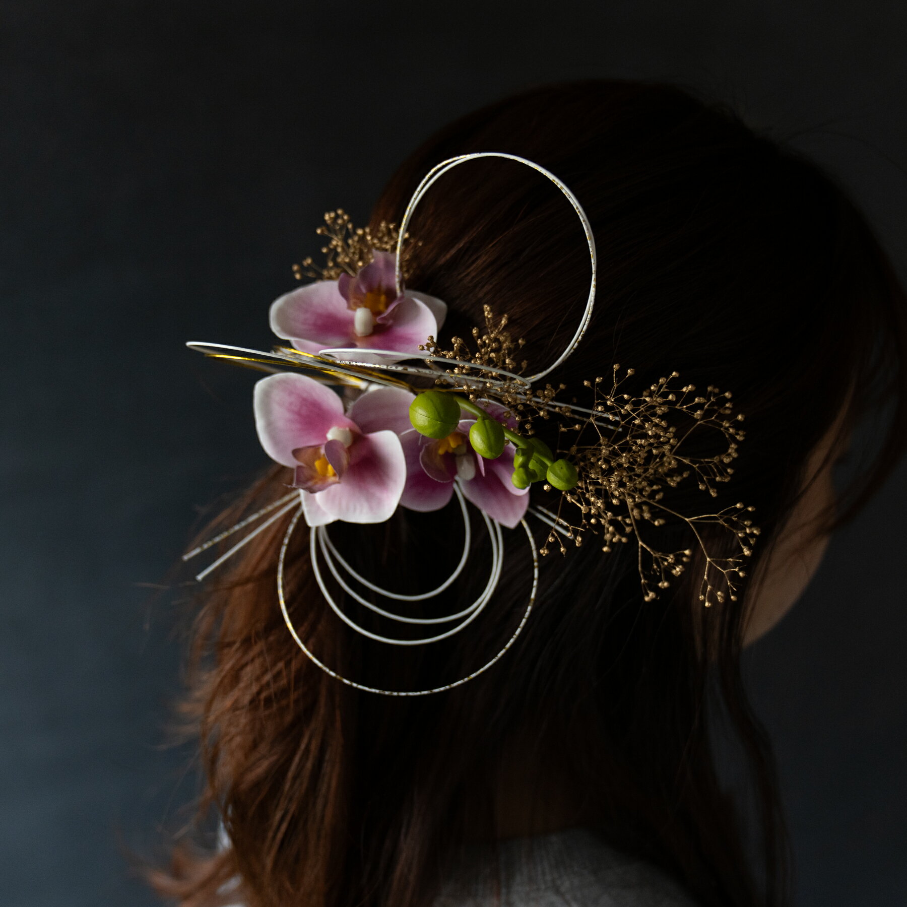 《前撮りや卒業式にもおすすめ》胡蝶蘭×水引×グリーンのヘッドフラワー　ヘッドフラワー 胡蝶蘭 水引 ..