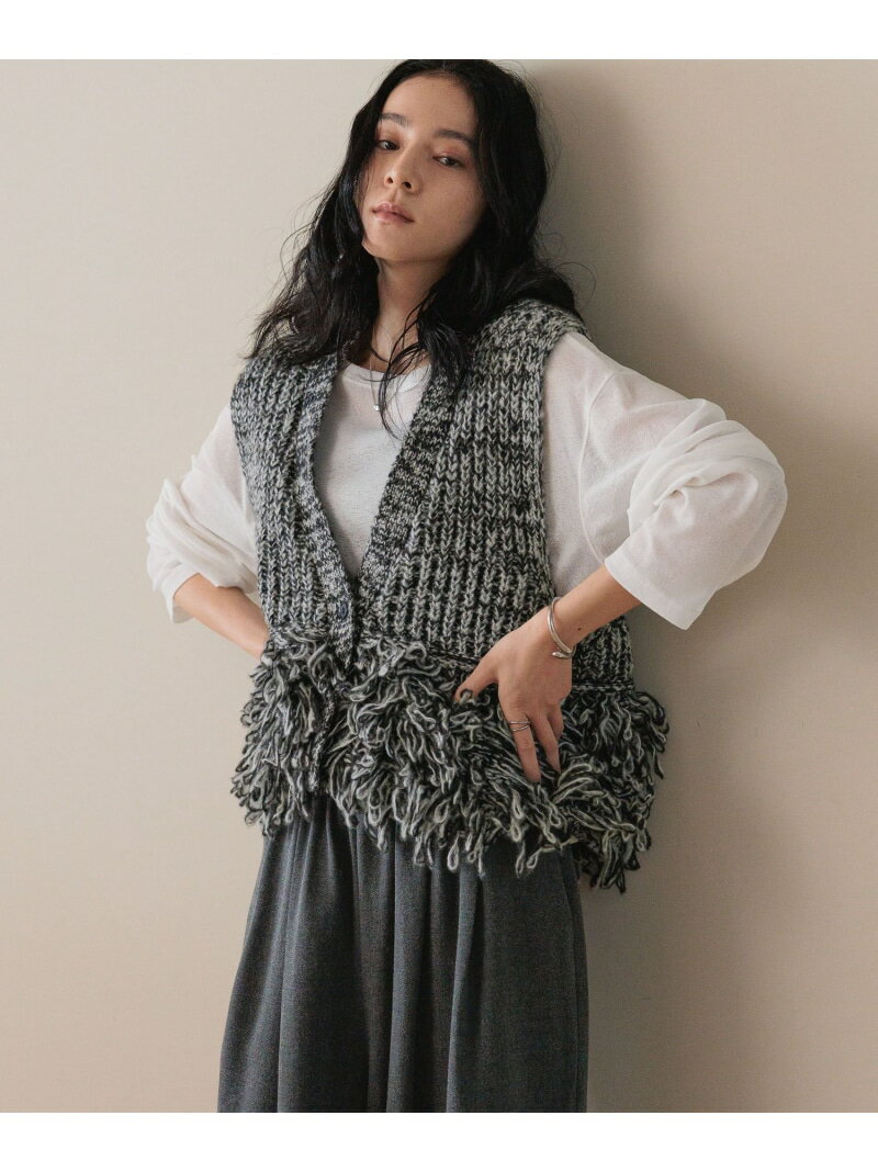 フリンジループベスト LOWRYS FARM ローリーズファーム トップス ベスト・ジレ ベージュ ブラック【先行予約】*【送料無料】[Rakuten Fashion]のサムネイル