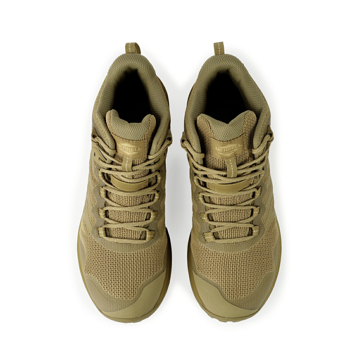 【プライスダウン】 15時までのご注文で即日発送 MERRELL NOVA 3 TACTICAL MID WATEERPROOF M メレル ノバ 3 タクティカル ミッド ウォータープルーフ メンズ ミドルカット DARK COYOTE ベージュ J005051 NOVA TACTICAL MERRELL また DARK シリーズは 2019年の発売以来 接地面積 ソール幅 の広さによる歩行安定性や優れたフィット感によって多くのファンから絶大な支持を集めるトレイルランニングシューズです スニーカーライクな履き心地によって 多様なアウトドアアクティビティからタウンシューズとしてもマルチに活躍し 多くのファンを虜にしています このように履き心地に定評がある シリーズから2023年春 第3世代の が発売となり 警察等での使用を想定した素材を用いてタフなコンディションでも対応し得るスペックのアップデートを施したのが です