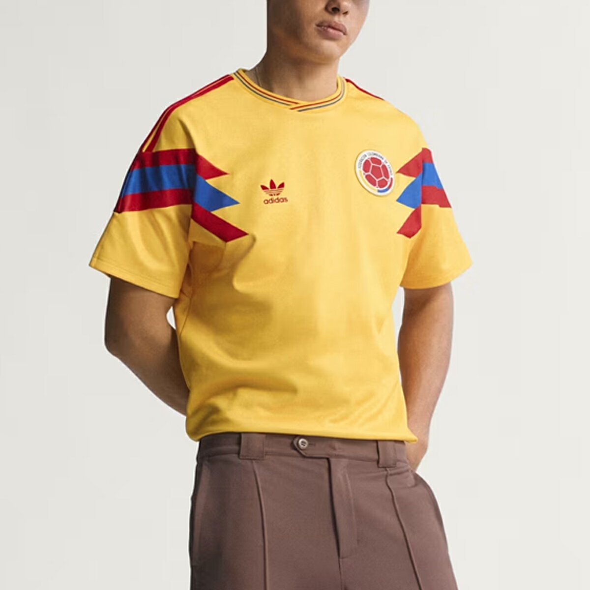 Rakuten - adidas COLOMBIA AWAY JERSEY 1990 アディダス コロンビア代表 アウェイ ユニフォーム 1990 メンズ レディース 半袖Tシャツ BOLD GOLD イエロー JN3713