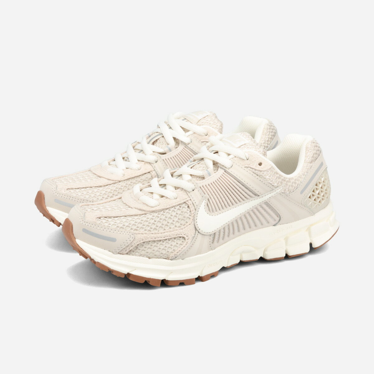 乐天商城 - 【17,000円均一SALE】 NIKE WMNS ZOOM VOMERO 5 ナイキ ウィメンズ ズーム ボメロ 5 メンズ スニーカー ローカット LIGHT OREWOOD BROWN/SAIL-METALLIC SILVER ベージュ FZ3780-101