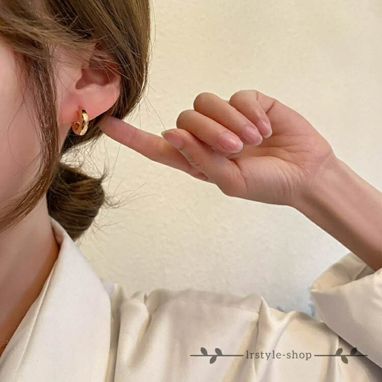 アクセサリー C字 フープピアス おしゃれ レディース 両耳用 高見え ぷっくり ピア...