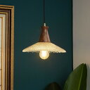 【限定5%OFFクーポン】 胡桃木ガラスペンダント わびさびカフェ照明 ダイニング島ライト バーカウンター用LED レトロ和モダンシェード 飲食店用小形吊り灯 北欧ミックス木目照明 コンパクトガラスシーリング 無垢材調光ペンダント