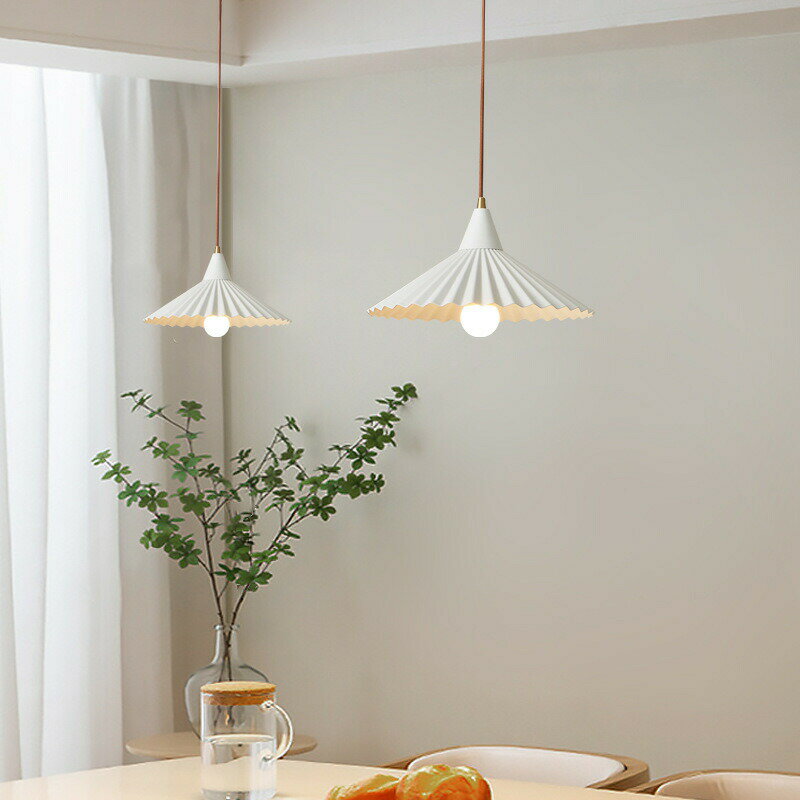 【限定5%OFFクーポン】わびさびダイニングライト ペンダント バーカウンターアート灯 民泊用レトロ飛球照明 飲食店用わびさびLED ミニマル飛碟デザイン 北欧ミックス和風シェード コンパクト宇宙モチーフ DIY簡単アートペンダント 省エネわびさび調光