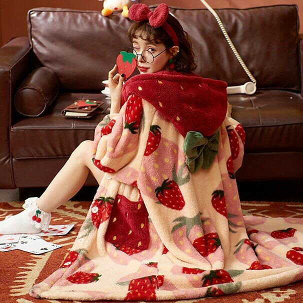 送料無料 パジャマ ワンピース 苺 イチゴ いちご ストローベリー strawberry 帽子付き 着ぐるみ フランネル 長袖 秋冬 もこもこ フード付き ルームウェア お揃い 部屋着 アニマル 寝巻き 柔らかい 肌に優しい 結婚祝い ギフト プレゼント 大きいサイズ 可愛い