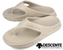 DESCENTE ENERZITE CALM THONG V2 BEIGE so223lth42-beg0 フランス語で「滑降」の意味する"DESCENTE デサント"をブランド名とする日本発信のスポーツウエアブランド。ブランドロゴであるスピリットマークは、スキーの基本技術である「直滑降」「斜滑降」「横滑り」を表現。基本に忠実なものづくりをという信念を表現し、常に最も優れたものに目を向け、時代のニーズを先取りし、積極的に製品化してゆく果敢なデサントスピッリットのシンボルマークとなっています。スキーウエアやスイムウエア、サイクリングウエアなど数多くのスポーツに特化したウエアを開発し、常に最新技術の応用に挑み続ける日本を代表するブランドです。 ランニングモデル"ENERZITE エナザイト"をベースにフリップフロップスライドデザインにリファインした"ENERZITE CALM THONG V2"が登場。クッション性を生み出す厚めのミッドソールが抜群のフリップフロップサンダル。2021年に展開した同モデルから硬度を下げ、さらに足当たりとクッション性が向上した"V2"モデル。また、安定性を考慮して、つま先の反りを少なくし、底面をフラットにした。さらに、アナトミカル形状のフットベッドが土踏まずを包み込むようなフィット感を演出。デザントが提案する新たなリカバリースライドを是非お試し下さい。 横幅が広い方はワンサイズ大きめをお勧めします。 最新入荷情報やお得な情報を毎日配信中!! ご登録はこちらから→メルマガ