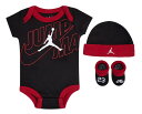 お得な割引クーポン発行中 【あす楽 対応 】【ナイキ ジョーダン スリーピースセット】NIKE JORDAN 3-PIECE SET HAT/BODYSUIT/BOOTIES nj0493-023 ブラック レッド ベビー ギフト 0～6ヵ月 インファント 海外限定 ロンパース ソックス ビーニー