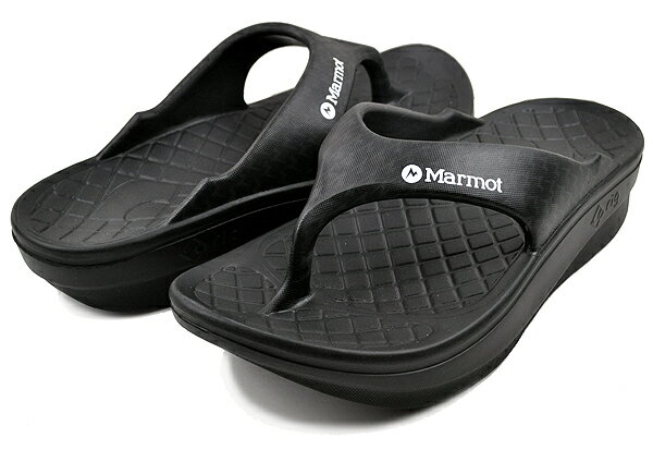 Marmot × rig FOOTWEAR FLIPFLOP 2.0 BLACK tssum401-blk 2019年に日本初のリカバリーサンダルブランドとして誕生した『rig FOOTWEAR (リグフットウェア)』とMarmotのコラボレーションサンダル。日本人の足の特徴に基づいたフットベットを採用し、日本人にとって最も快適になるよう設計されたリカバリーサンダルは、衝撃吸収性が非常に高く、足腰のストレスを解放して疲労を回復へと促します。特に立ち仕事や運動後など翌日に疲れを残さないよう最大限にリラックスさせます。柔らかいクッション性のある厚底ソールにより、硬質サンダルに比べ足腰への衝撃は約40%軽減を実現し、腰痛持ちやヘルニアの方にも快適に着用できます。超軽量の為、消費カロリーを約20%軽減され疲れにくい設計となっています。 運動後にソックスを脱いで最大限リラックスできるフリップフロップタイプ。5本指ソックスなどを愛用されている方にもオススメです。タウンユースは勿論、アウトドア、レジャーにもオススメです。日本人にとって最も快適になるように設計された日本発信のリカバリーサンダルを是非お試し下さい。 ■サイズ： S：22.5〜23.5cm M：24〜25cm L：25.5〜26.5cm XL：27〜28cm 標準サイズ選びをお薦めします。 最新入荷情報やお得な情報を毎日配信中!! ご登録はこちらから→メルマガ