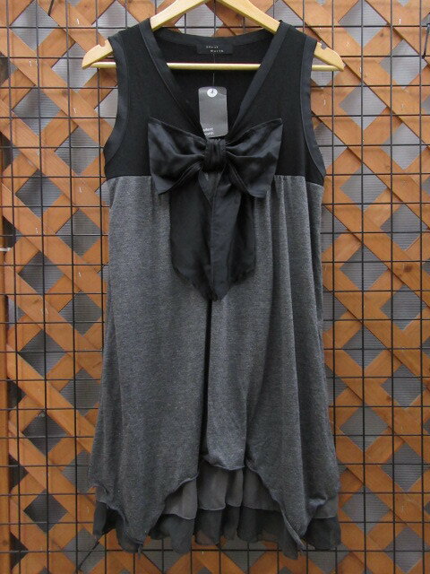 サイレントワース Silent Worth ワンピース Mサイズ表記 の出品です。 こちらの商品は、中古品 です。 特に目立つ傷みはありませんが、擦れなど多少の傷みはご容赦ください。 詳しくは画像にてご確認ください。 ※お買取り商品・店頭保管の為、細部にまで拘る方はご入札をお控えください。 ■メーカー：サイレントワース ■サイズ：M表記 ■発送方法：クロネコヤマト宅急便元払い ■送料は、東北を除く本州・四国1,300円、東北1,550円、北海道・沖縄1,850円 沖縄を除く九州地方900円です。(全て税込です。) ※当店では自然環境に配慮しまして商品の簡易包装を行っております。 　また、商品発送の際に納品書を同封しております。 　領収書の発行は出来ませんので、あらかじめご了承ください。　