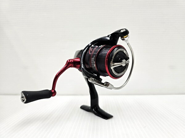 【中古品】 ダイワ Daiwa スピニングリール 18 月下美人 MX LT2000S-P 〇YR-17241〇