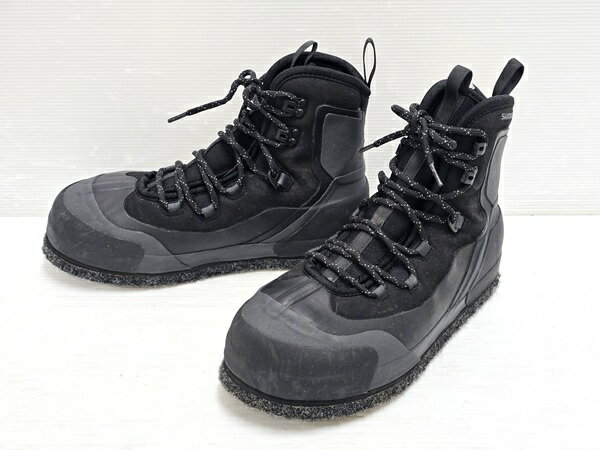 【中古品】 シマノ SHIMANO ロックショアガードブーツ 27.0cm FS-25XX カットラバーピンフェルトソール 排水機能 ブラック ○YR-20040○ の出品です。 こちらの商品は中古の商品です。 中古品の為、若干の擦れ等はありますが、 特に目立つ傷みは無く比較的綺麗な状態です。 商品内容は掲載画像に写っている物が全てです。 詳しくは画像にてご確認ください。 ※撮影環境の影響により実際の商品と色合いが多少異なる場合がございます。 　あらかじめご了承ください。 　また、お買取り商品・店頭保管の為、細部にまで拘る方はご購入をお控えください。 ※お値引きについては基本的にお断りさせていただいております。 　お値引きのお問い合わせいただきましても、ご返答できかねます。 ■サイズ：27.0cm ■発送方法：クロネコヤマト宅急便元払い ■可能な限り即日出荷させて頂きますが、 　定休日の際は、ご注文後、出荷までに1～2日程度頂く場合がございます。 ※当店では自然環境に配慮しまして商品の簡易包装を行っております。 　また、商品発送の際に納品書を同封しております。 　領収書の発行は出来ませんので、あらかじめご了承ください。　