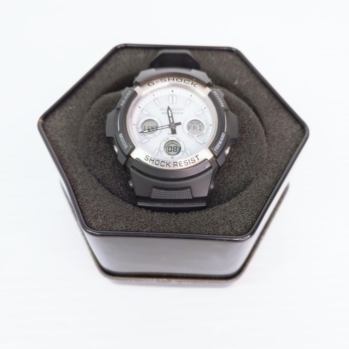 【中古品】カシオ G-SHOCK 腕時計 AWGM100S〇YR-55143〇の出品です。 こちらの商品は、中古品です。 ※動作確認み ※使用に伴う汚れがあります ※商品内容は掲載画像に写っている物が全てです。 中古品の為、擦れ等による多少の傷みがあります。 詳しくは画像にてご確認ください。 ※撮影環境の影響により実際の商品と色合いが多少異なる場合がございます。 　あらかじめご了承ください。 ※お買取り商品・店頭保管の為、細部にまで拘る方はご入札をお控えください。 ■メーカー：カシオ ■型番：AWGM100S ■商品の詳細はメーカーHPにてご確認ください。 ■ジャンク品、現状品とタイトルに記載がある商品に関しては、 　いかなる理由がありましてもノークレームノーリターンでお願い致します。 ■発送方法 : クロネコヤマト宅急便元払い ※当店では自然環境に配慮しまして商品の簡易包装を行っております。 　また、商品発送の際に納品書を同封しております。 　領収書の発行は出来ませんので、あらかじめご了承ください。　