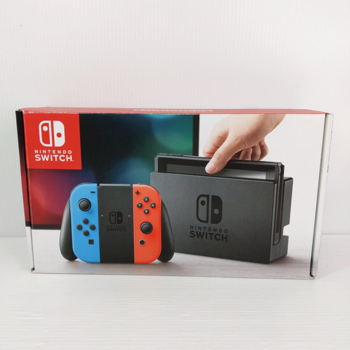 【中古品】任天堂 ニンテンドースイッチ 本体 HAC-001 〇YR-55338〇の出品です。 こちらの商品は、中古品です。 ※動作確認、初期化済み ※使用に伴う汚れやキズがあります。 中古品の為、擦れ等による多少の傷みがあります。 撮影時にはなかった傷みがある場合がございます。 商品内容は掲載画像に写っている物が全てです。 詳しくは画像にてご確認ください。 ※撮影環境の影響により実際の商品と色合いが多少異なる場合がございます。 　あらかじめご了承ください。 ※お買取り商品・店頭保管の為、細部にまで拘る方はご入札をお控えください。 ※お値引きについては基本的にお断りさせていただいております。 　お値引きのお問い合わせいただきましても、ご返答できかねます。 ■メーカー：任天堂 ■型番：HAC-S-KABAA ■付属品：ジョイコンL、R、ドック、グリップ、ACアダプタ、HDMIケーブル、ジョイコンストラップ ■商品の詳細はメーカーHPにてご確認ください。 ■ジャンク品、現状品とタイトルに記載がある商品に関しては、 　いかなる理由がありましてもノークレームノーリターンでお願い致します。 ■発送方法 : クロネコヤマト宅急便元払い 　※外箱をエアパッキンで包装した状態での発送となる場合があります。 ■可能な限り即日出荷させていただきますが、 定休日の際は、ご注文後、出荷までに1～2日程度頂く場合がございます。 ※当店では自然環境に配慮しまして商品の簡易包装を行っております。 　また、商品発送の際に納品書を同封しております。 　領収書の発行は出来ませんので、あらかじめご了承ください。　
