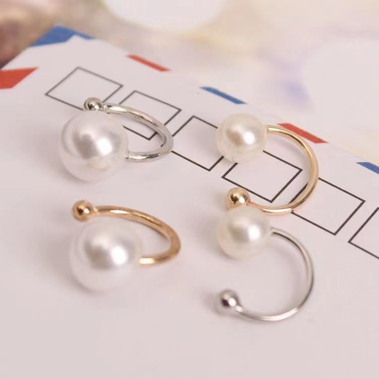BACKYARD FAMILY 雑貨タウンのイヤーカフ イヤークリップ 単品 レディース アクセサリー イヤカフ 片耳分 ノンホールピアス パール調 ゴールドカラー シルバーカラー 耳飾り シンプル 上品 デイリー オフィス｜アングル2