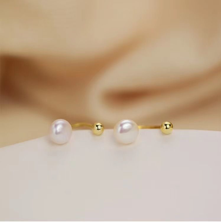 BACKYARD FAMILY 雑貨タウンのイヤーカフ イヤークリップ 単品 レディース アクセサリー イヤカフ 片耳分 ノンホールピアス パール調 ゴールドカラー シルバーカラー 耳飾り シンプル 上品 デイリー オフィス｜アングル3