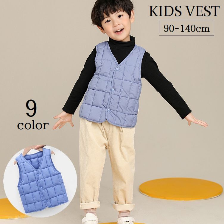 子供用中綿入りベスト。スナップボタンで開閉楽ちん。シンプルなデザインで着回し力抜群です◎ 【サイズについて】画像をご参照ください。 【カラーについて】生産ロットにより柄の出方や色の濃淡が異なる場合がございます。お使いのモニターや撮影時の光の加減などにより画像と実際の商品のカラーが異なる場合もございます。予告なしにカラーやデザインなどの変更がある場合もございます。 【素材について】100%ポリエステル