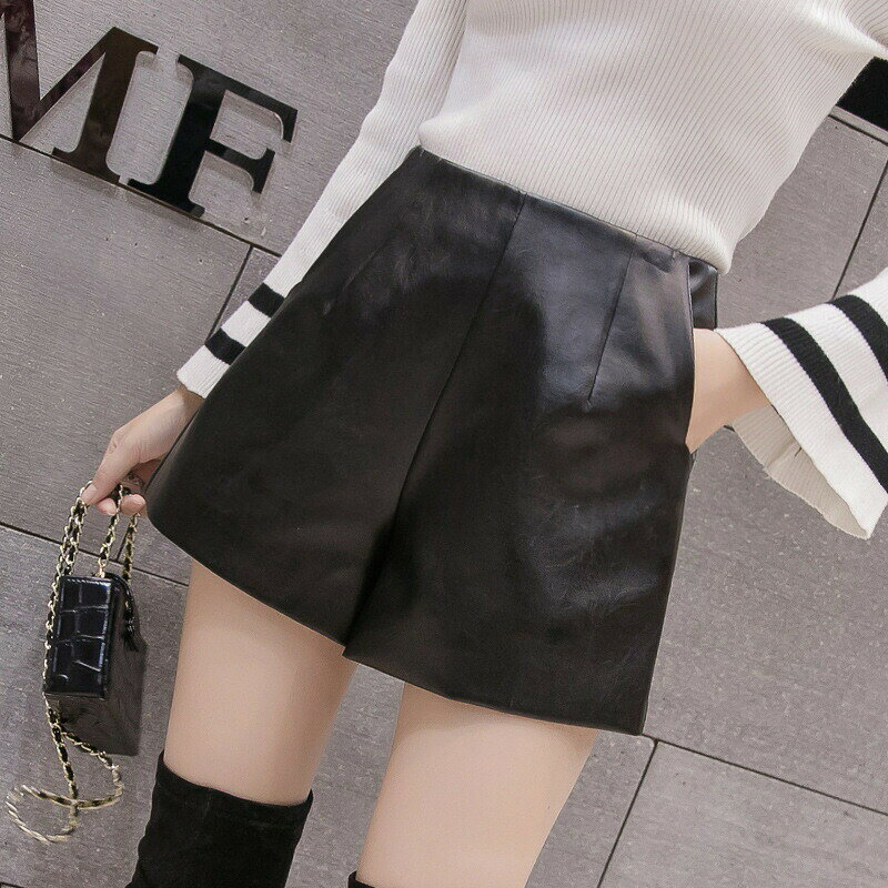 ショートパンツ キュロット レザー調 フェイクレザー レディース 女性 ボトムス 短パン ハイウエスト ポケット サイドジッパー ジップアップ チャック 無地 シンプル おしゃれ かっこいい 可愛い カジュアル 脚見せ 膝上 婦人 お出かけ デート ブラック 黒 lucky13-10267228 BACKYARD FAMILY 雑貨タウン サンプル画像3