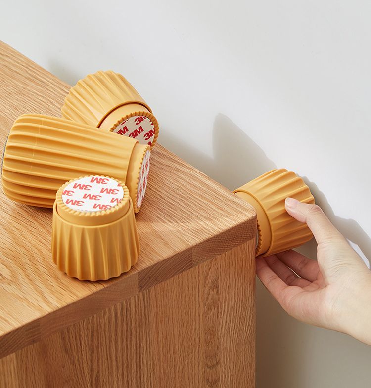 BACKYARD FAMILY 雑貨タウンのベッド用ストッパーパッド 固定器 同色2個セット 同サイズ2個セット 家具固定器 ガタつき防止 異音対策 き防止 幅調整 ぴったり設置 高さ調整 つぎ脚 テーブル こたつ 便利｜アングル2