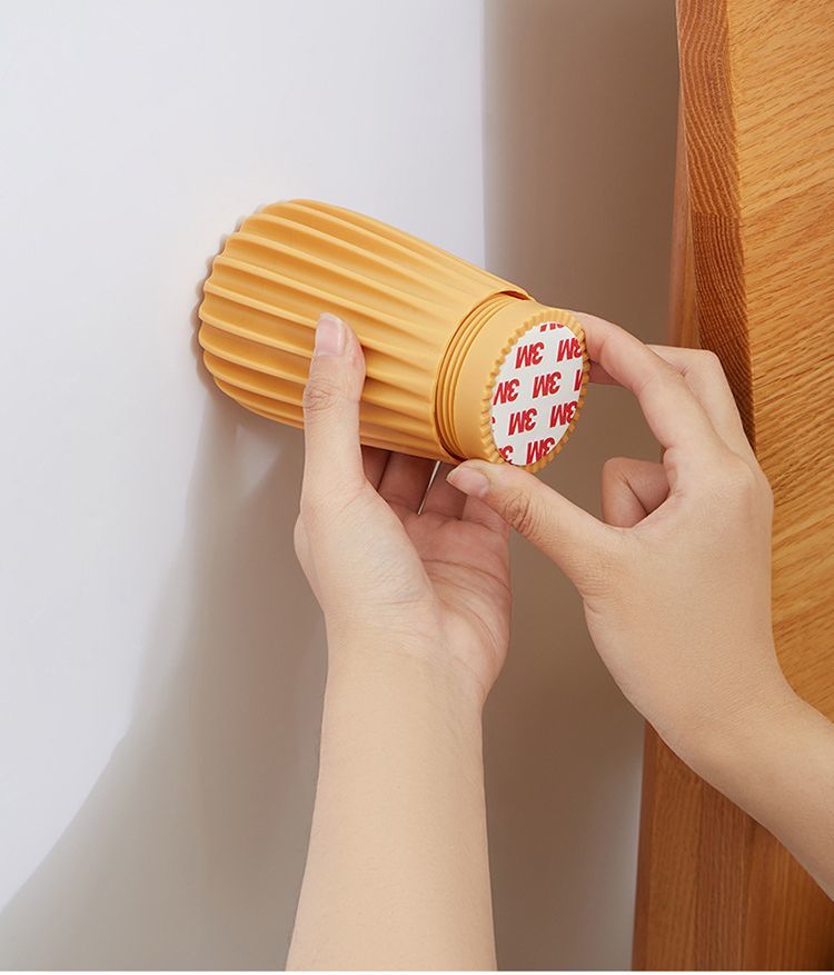 BACKYARD FAMILY 雑貨タウンのベッド用ストッパーパッド 固定器 同色2個セット 同サイズ2個セット 家具固定器 ガタつき防止 異音対策 き防止 幅調整 ぴったり設置 高さ調整 つぎ脚 テーブル こたつ 便利｜アングル3