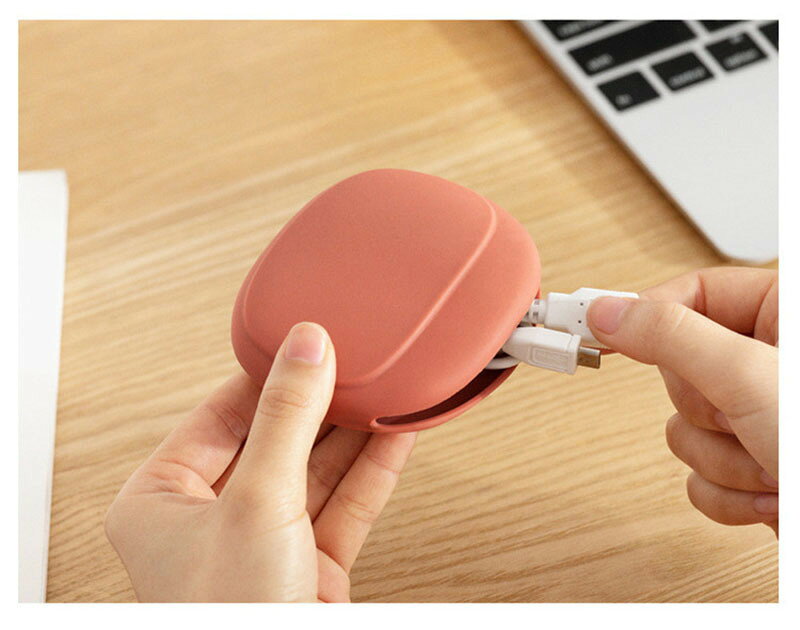 イヤホンケース 収納ケース 角丸 スクエア マルチポーチ マルチケース 有線イヤホン コード 小物 おしゃれ かわいい USB メモリーカード ガジェットケース 収納ポーチ 持ち運び ポータブル 柔らか lucky13-10257166 BACKYARD FAMILY 雑貨タウン サンプル画像3