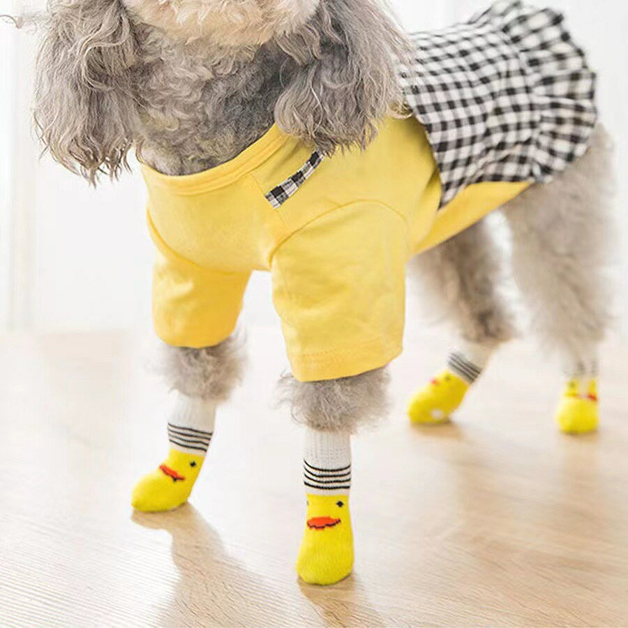 BACKYARD FAMILY 雑貨タウンの犬用靴下 4枚セット 1足分 ペット用 ソックス くつ下 滑り止め付き 保護 寒さ対策 かわいい キュート 小型犬 イヌ 猫用 アヒル クマ パンダ カエル ウサギ 冷房対策 冷え対策｜アングル3
