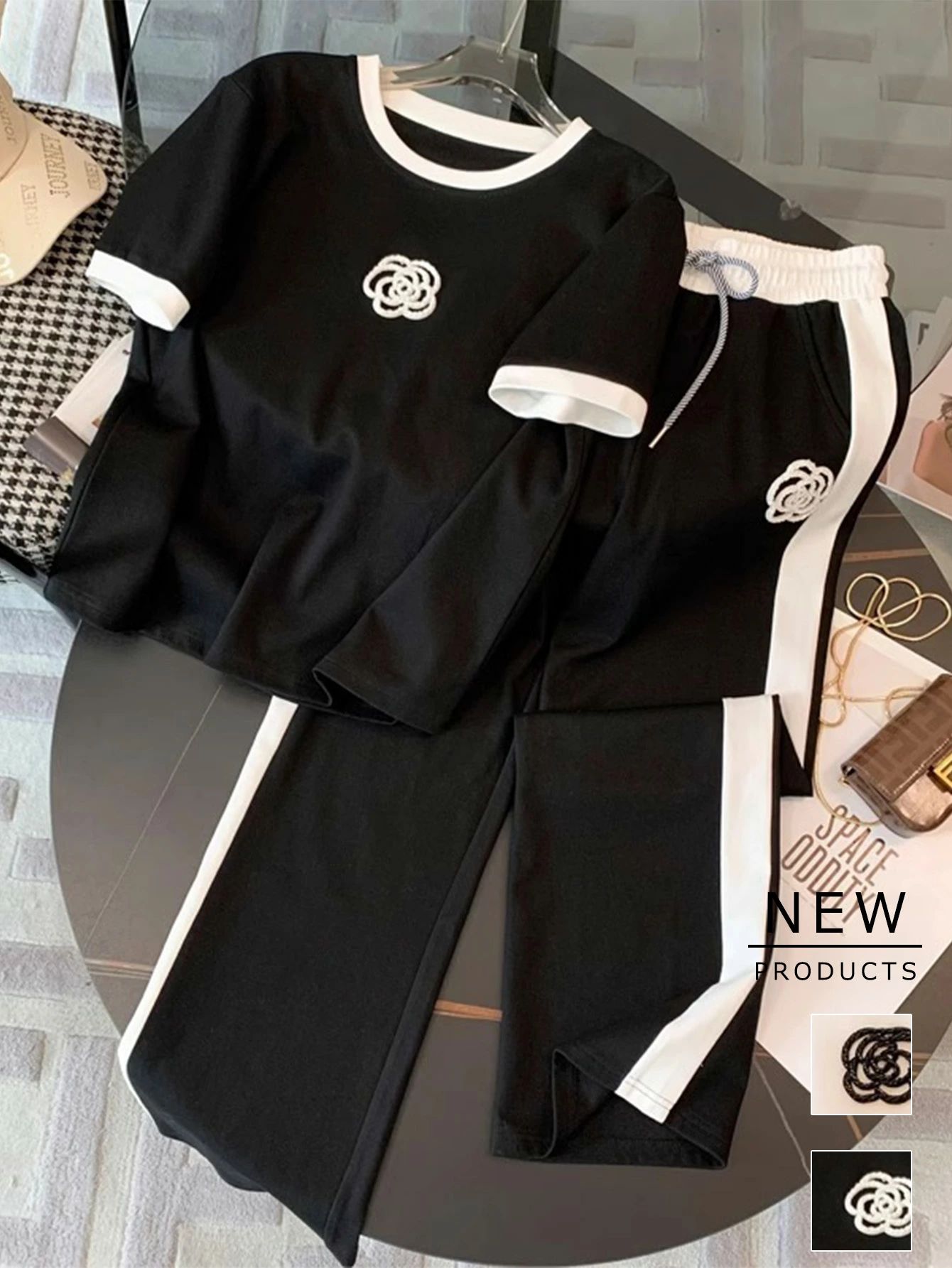 スポーツスーツ レディース 2 枚のセット 半袖 ロングパンツ クルーネック 薄手 夏 無地 刺繍 カジュア..