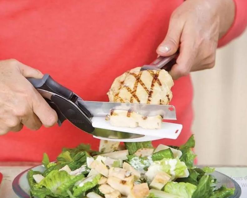 【動画あり！】1pc 2 in 1 フードカッターキッチンはさみ、サラダチョッパー野菜カッター内蔵まな板付き 出先やキャンプなどの野外で 片