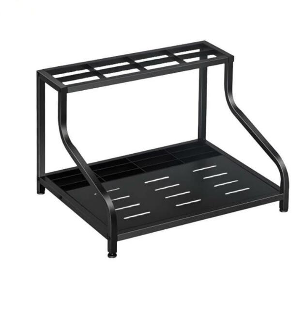 [大容量＆多用途収納]：自立式スキーラックには追加の収納スペースがあり、スキー板、スキーポール、ブーツ、ヘルメットなどのギアを最大4組収納できます。すべてのギアを整理し、簡単に取り出せるように保管できます。[省スペース寸法]: スノーディスプレイラックはコンパクトなサイズ59cmx47.8cmx40.6cm/23.23インチx18.82インチx15.98インチで、余分なスペースを占有することなくさまざまなスペースにきちんと収まり、限られたスペースでの収納を最大限に活用するのに最適です。[自立式フロアデザイン]：壁に穴を開ける必要はありません。このスキー収納ラックは床にしっかりと固定され、壁を傷つけることなく、スキーの転倒や落下を防ぐ安定した収納を提供します。[組み立て簡単便利]: このスキー収納オーガナイザーはセットアップが簡単で、自宅のガレージ、地下室、スキーリゾート、レンタルショップなど、スキー用具を効率的に整理する必要がある場所に最適です。[高耐久カーボンスチール構造]：このスノーフロアスタンドは、耐久と安定に優れた頑丈なカーボンスチール製です。重