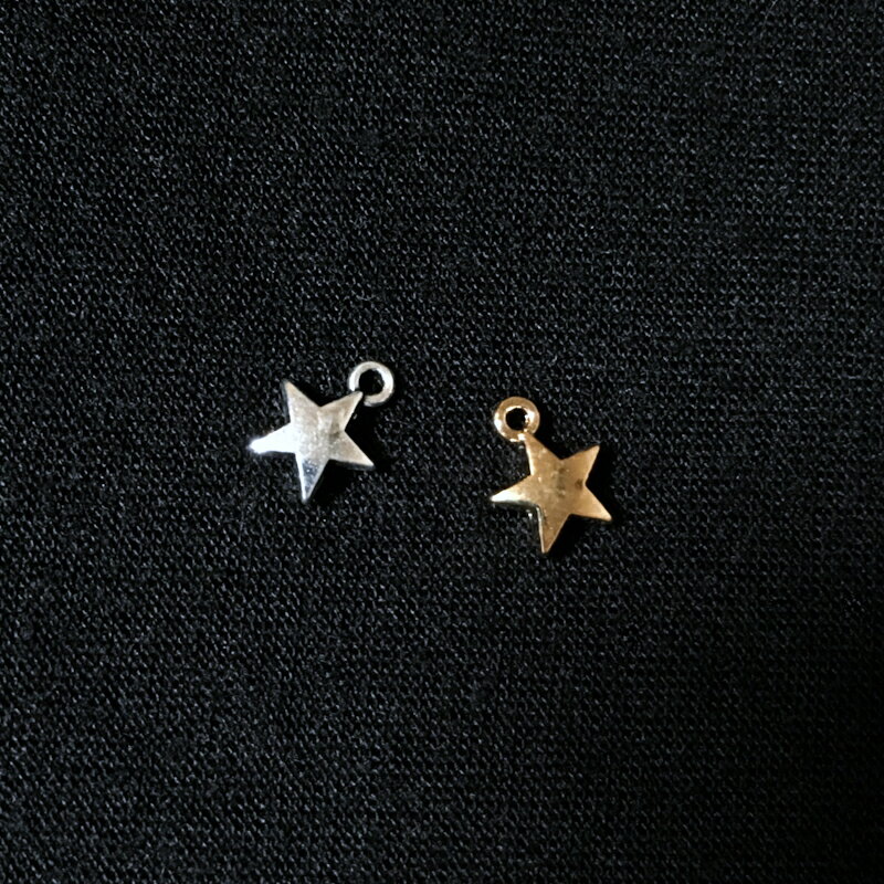 【アクセサリーパーツ】《チャーム》ミニ スター 星型 全2色 シルバー/ゴールドカラー／キーホルダー 携帯ストラップ ブレスレット