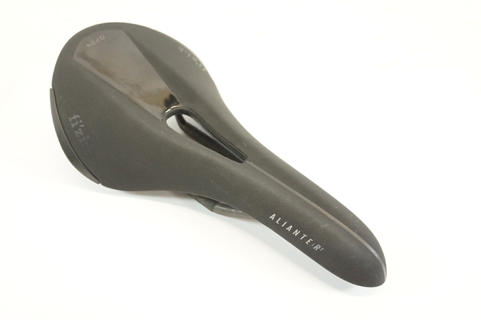 【中古】 FIZIK 「フィジーク」 ALIANTE R1 OPEN サドル / バイチャリ宇都宮店