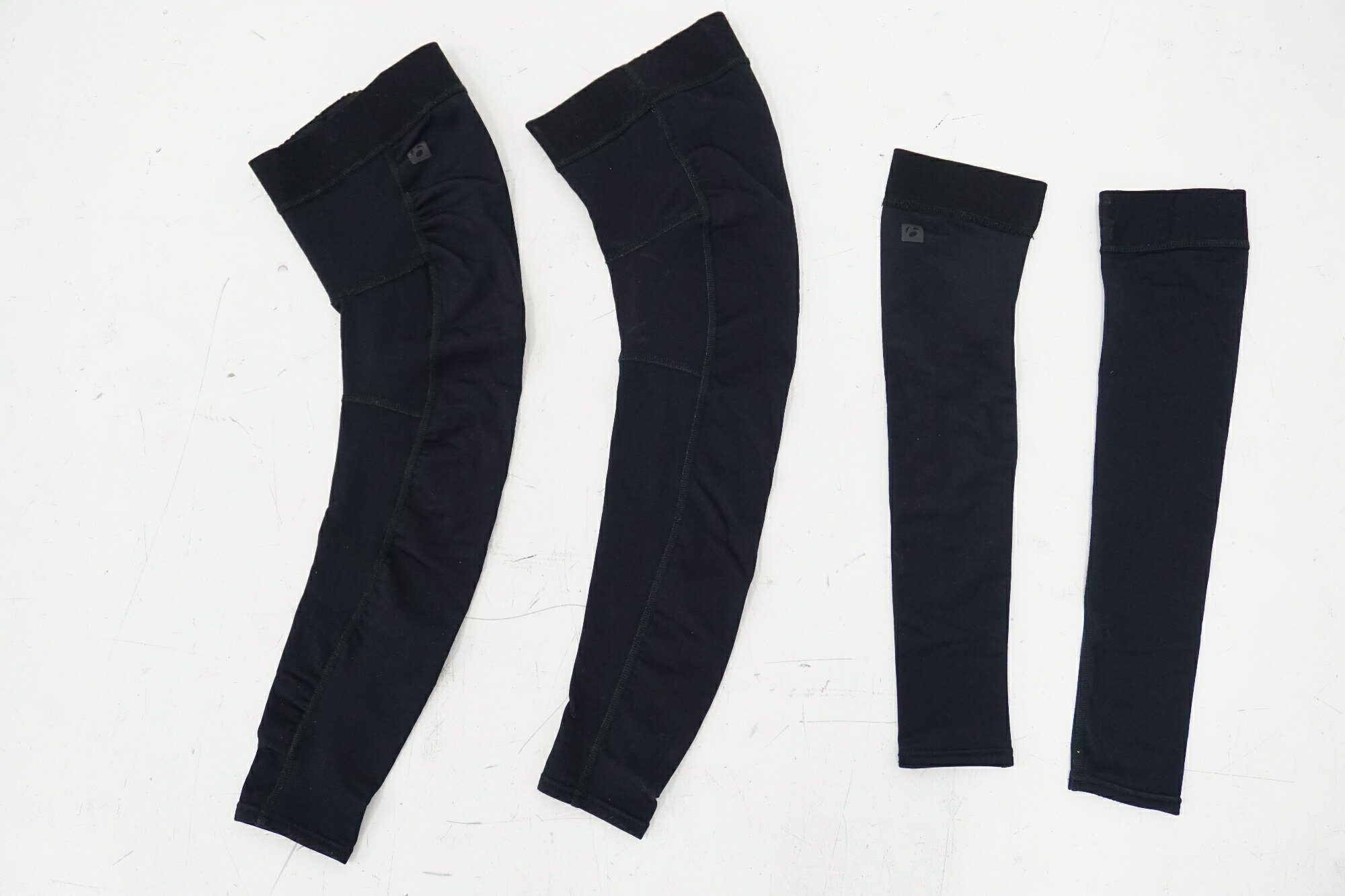 ■商品情報 ・Sサイズ ■状態 ・使用に伴う小キズ、ヨゴレがございます。 ・掲載画像以外にも細かい傷や多少の汚れがございます。 ・写真はなるべく実際の色に近付けておりますが、閲覧する環境によって色が異なる場合がございます。 【付属品】 ※画像に掲載している物で全てでございます。 ※画像にないものは欠品となりますためご注意ください。 ■注意事項【在庫について】 在庫管理は細心の注意を払い行なっておりますが、システムの都合により在庫有と表記の商品につきましても、実在庫の反映との時間差により在庫が無い場合がございます。弊社はそれに伴う全てにおいて一切の責任は負いかねます事、何卒ご了承くださいませ。ご注文頂きました商品のご用意が出来かねました場合は、お電話とメールにてキャンセルご承諾お願いのご連絡をさせて頂きます。【掲載画像について】撮影方法やお客様の閲覧環境により、実際の商品とは違った色の見え方となる場合がございます。上記理由による返品、変更、キャンセルは一切お受け致しかねますまたシステム等の不備により、商品ページに別商品が含まれている、別カラー・仕様が掲載されている、商品情報に誤表記がある場合がございますご不明点がございましたら必ずご注文前にお問い合わせくださいませ。