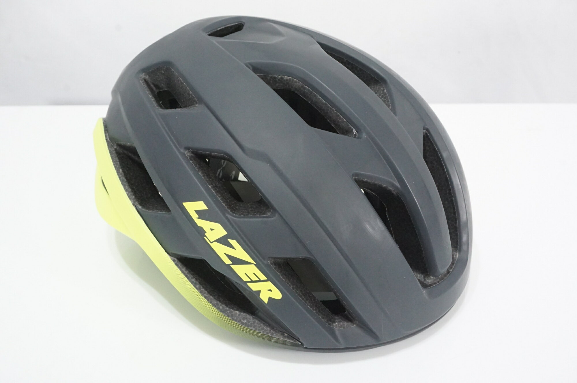 【中古】 LAZER 「レイザー」 STRADA KINETICORE AF Mサイズ ヘルメット / バイチャリAKIBA店