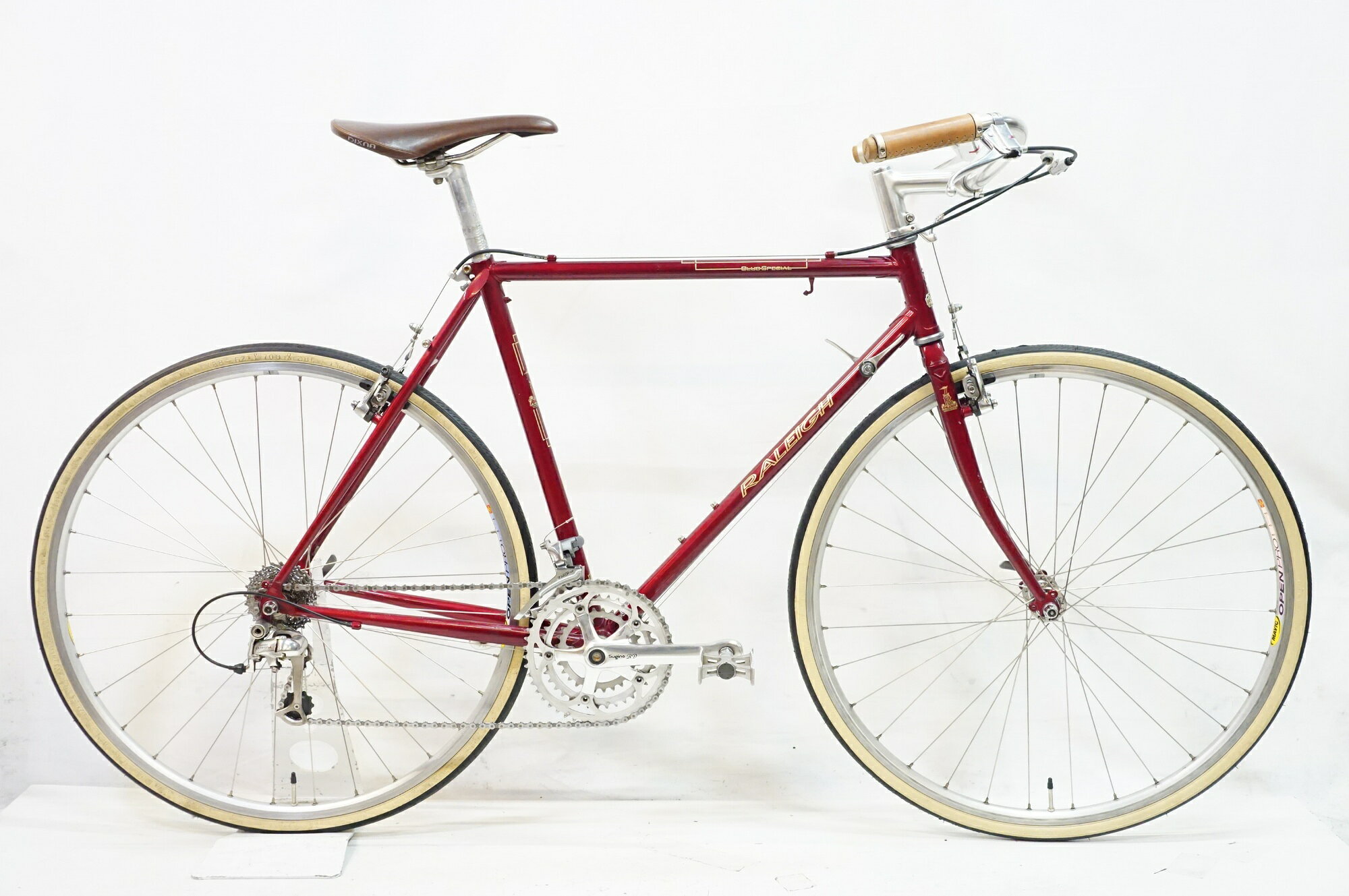 ■商品情報 サイズ: 540 シートチューブ(C-T): 約540mm(実測) トップチューブ(C-C): 約550mm(水平換算、実測) 適応身長: 約170-180cm(目安) 重量: 約10.6kg フレーム: クロモリ フォーク: ...