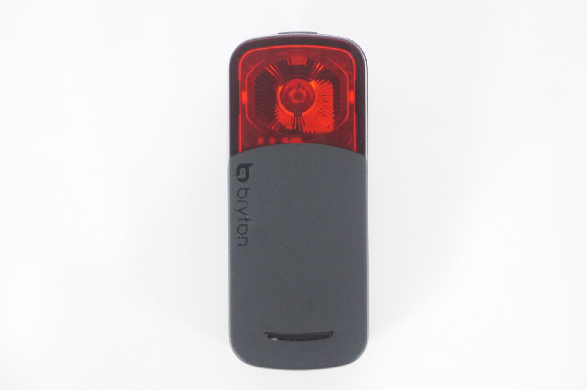 ■状態 ・ダメージは少なく良好な状態です。 ・中古商品のため、バッテリーや樹脂ブラケットの劣化具合は保証外となります。具体的なバッテリー持ち時間は未検証のため不明です。 ※掲載画像以外にもキズや汚れはございますが、写真の掲載可能枚数の都合上...