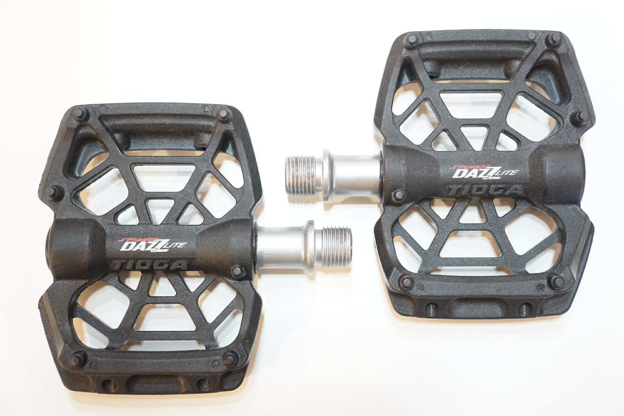【中古】 TIOGA 「タイオガ」 DAZZ LITE フラットペダル / バイチャリ浦和ベース