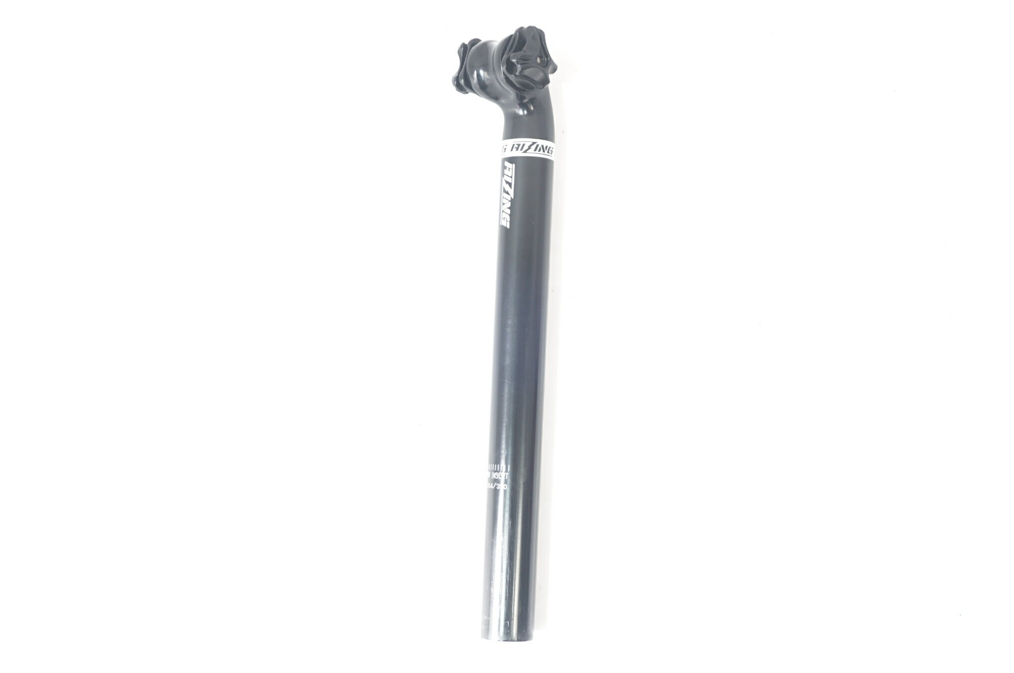 ■商品情報 ・Φ31.6 350mm ■状態 ・使用に伴う小キズがございますが、中古品として良好な状態です。 ■付属品 ・掲載している画像の物が全てになります。 ※掲載されていない物は全て欠品となります。 ■注意事項【在庫について】 在庫管理は細心の注意を払い行なっておりますが、システムの都合により在庫有と表記の商品につきましても、実在庫の反映との時間差により在庫が無い場合がございます。弊社はそれに伴う全てにおいて一切の責任は負いかねます事、何卒ご了承くださいませ。ご注文頂きました商品のご用意が出来かねました場合は、お電話とメールにてキャンセルご承諾お願いのご連絡をさせて頂きます。【掲載画像について】撮影方法やお客様の閲覧環境により、実際の商品とは違った色の見え方となる場合がございます。上記理由による返品、変更、キャンセルは一切お受け致しかねますまたシステム等の不備により、商品ページに別商品が含まれている、別カラー・仕様が掲載されている、商品情報に誤表記がある場合がございますご不明点がございましたら必ずご注文前にお問い合わせくださいませ。