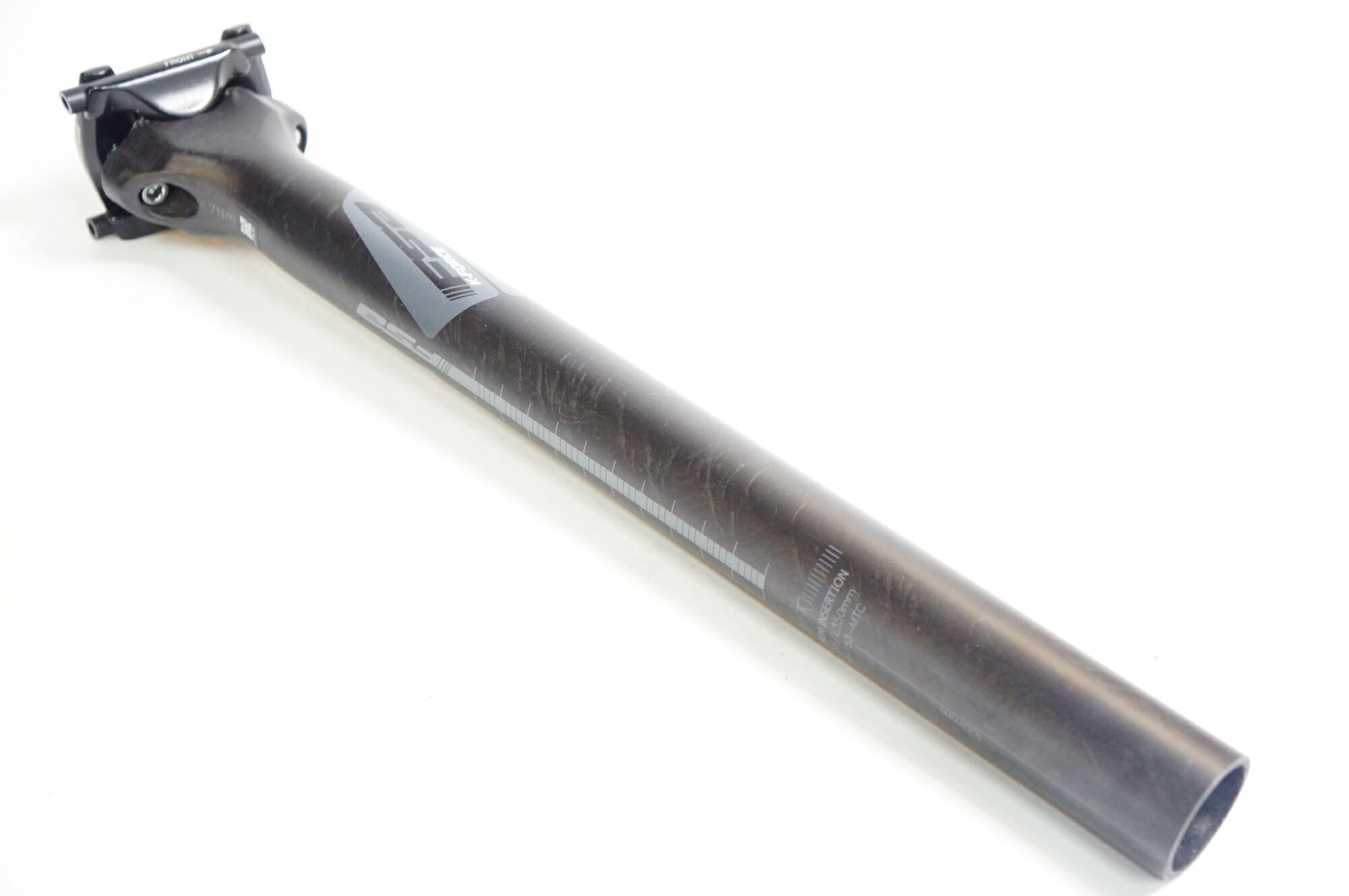 ■商品情報 ・φ31.6/350mm ■状態 ・使用感のほとんど感じられない美品です。 ■付属品 ・Di2バッテリーホルダー、説明書、アセンブリペースト、外箱 ■注意事項【在庫について】 在庫管理は細心の注意を払い行なっておりますが、システムの都合により在庫有と表記の商品につきましても、実在庫の反映との時間差により在庫が無い場合がございます。弊社はそれに伴う全てにおいて一切の責任は負いかねます事、何卒ご了承くださいませ。ご注文頂きました商品のご用意が出来かねました場合は、お電話とメールにてキャンセルご承諾お願いのご連絡をさせて頂きます。【掲載画像について】撮影方法やお客様の閲覧環境により、実際の商品とは違った色の見え方となる場合がございます。上記理由による返品、変更、キャンセルは一切お受け致しかねますまたシステム等の不備により、商品ページに別商品が含まれている、別カラー・仕様が掲載されている、商品情報に誤表記がある場合がございますご不明点がございましたら必ずご注文前にお問い合わせくださいませ。