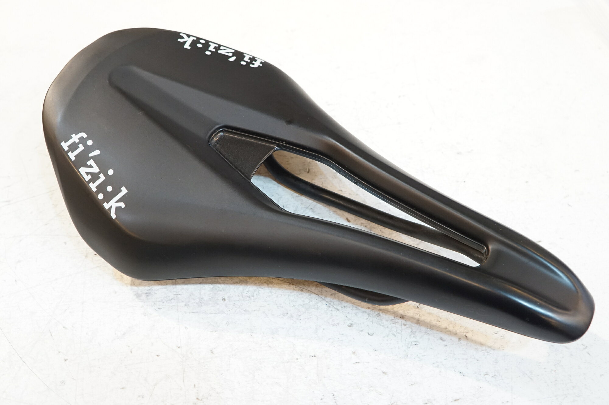 【低走行美品】fi'zi:k ARGO TEMPO R5 150mm TEMPO ARGO R5 | カワシマサイクルサプライ | スポーツサイクル&パーツ