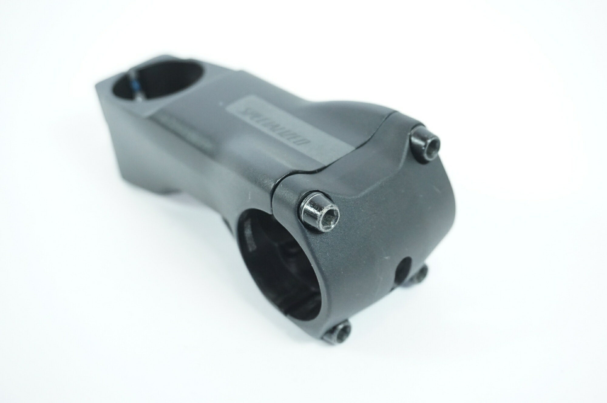 ■商品情報 ・φ31.8mm 80mm 6° ■状態 ・使用に伴う小傷、汚れ等がございますが、中古品として比較的良好な状態です。 ■付属品 ・掲載しているものが全てになります。 ■注意事項【在庫について】 在庫管理は細心の注意を払い行なっておりますが、システムの都合により在庫有と表記の商品につきましても、実在庫の反映との時間差により在庫が無い場合がございます。弊社はそれに伴う全てにおいて一切の責任は負いかねます事、何卒ご了承くださいませ。ご注文頂きました商品のご用意が出来かねました場合は、お電話とメールにてキャンセルご承諾お願いのご連絡をさせて頂きます。【掲載画像について】撮影方法やお客様の閲覧環境により、実際の商品とは違った色の見え方となる場合がございます。上記理由による返品、変更、キャンセルは一切お受け致しかねますまたシステム等の不備により、商品ページに別商品が含まれている、別カラー・仕様が掲載されている、商品情報に誤表記がある場合がございますご不明点がございましたら必ずご注文前にお問い合わせくださいませ。