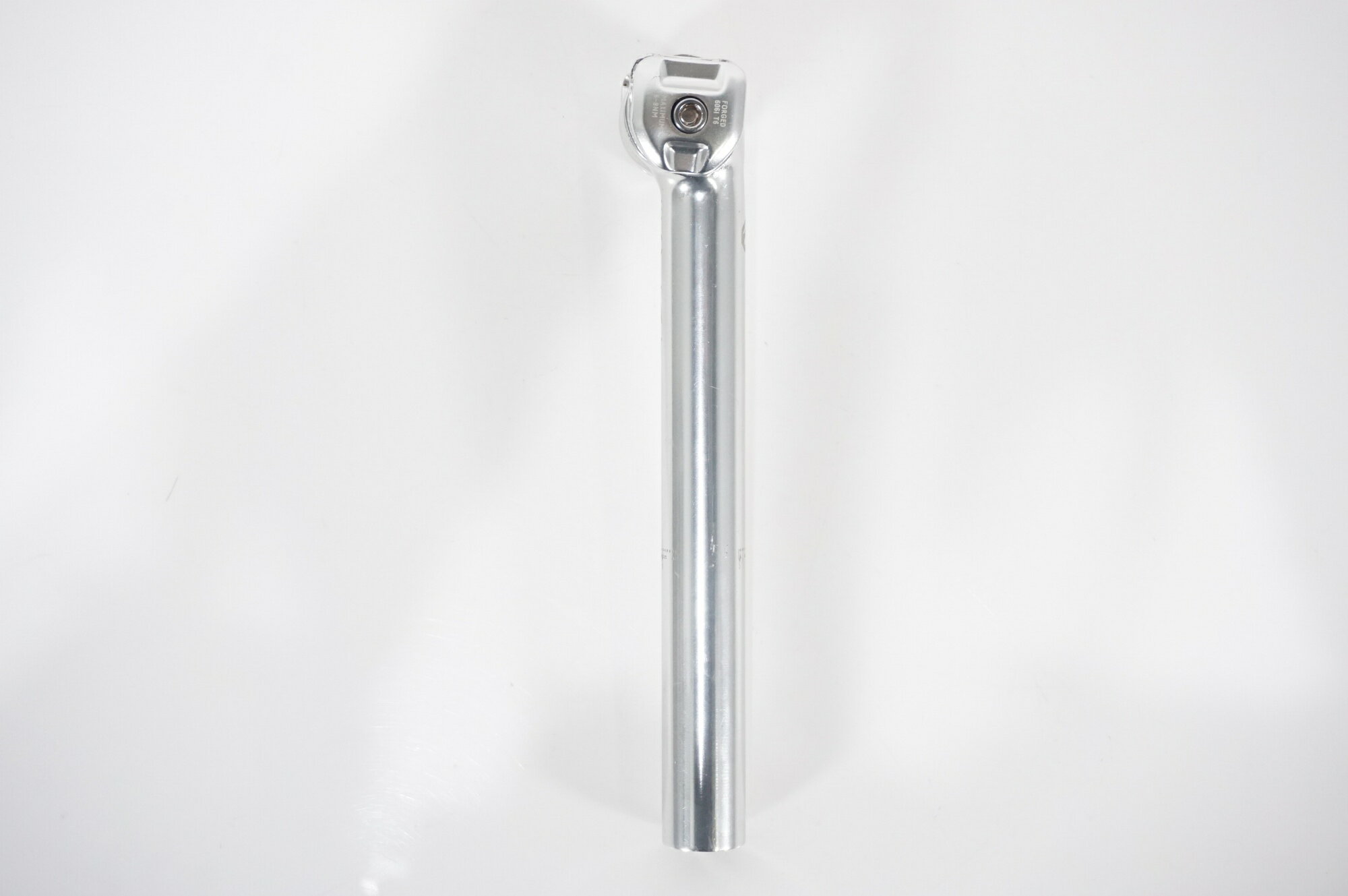 ■商品情報 ・φ25.4 ・200mm(カタログ値) ■状態 ・使用に伴うキズがございますが、中古品として比較的良好な状態でございます。 ※掲載画像以外にもキズやヨゴレはございますが、写真の掲載可能枚数の都合上、目立つ箇所を優先的に抜粋しております。 ■付属品 ※画像に掲載している物で全てでございます。 ※画像にないものは欠品となりますためご注意ください。 ■注意事項【在庫について】 在庫管理は細心の注意を払い行なっておりますが、システムの都合により在庫有と表記の商品につきましても、実在庫の反映との時間差により在庫が無い場合がございます。弊社はそれに伴う全てにおいて一切の責任は負いかねます事、何卒ご了承くださいませ。ご注文頂きました商品のご用意が出来かねました場合は、お電話とメールにてキャンセルご承諾お願いのご連絡をさせて頂きます。【掲載画像について】撮影方法やお客様の閲覧環境により、実際の商品とは違った色の見え方となる場合がございます。上記理由による返品、変更、キャンセルは一切お受け致しかねますまたシステム等の不備により、商品ページに別商品が含まれている、別カラー・仕様が掲載されている、商品情報に誤表記がある場合がございますご不明点がございましたら必ずご注文前にお問い合わせくださいませ。