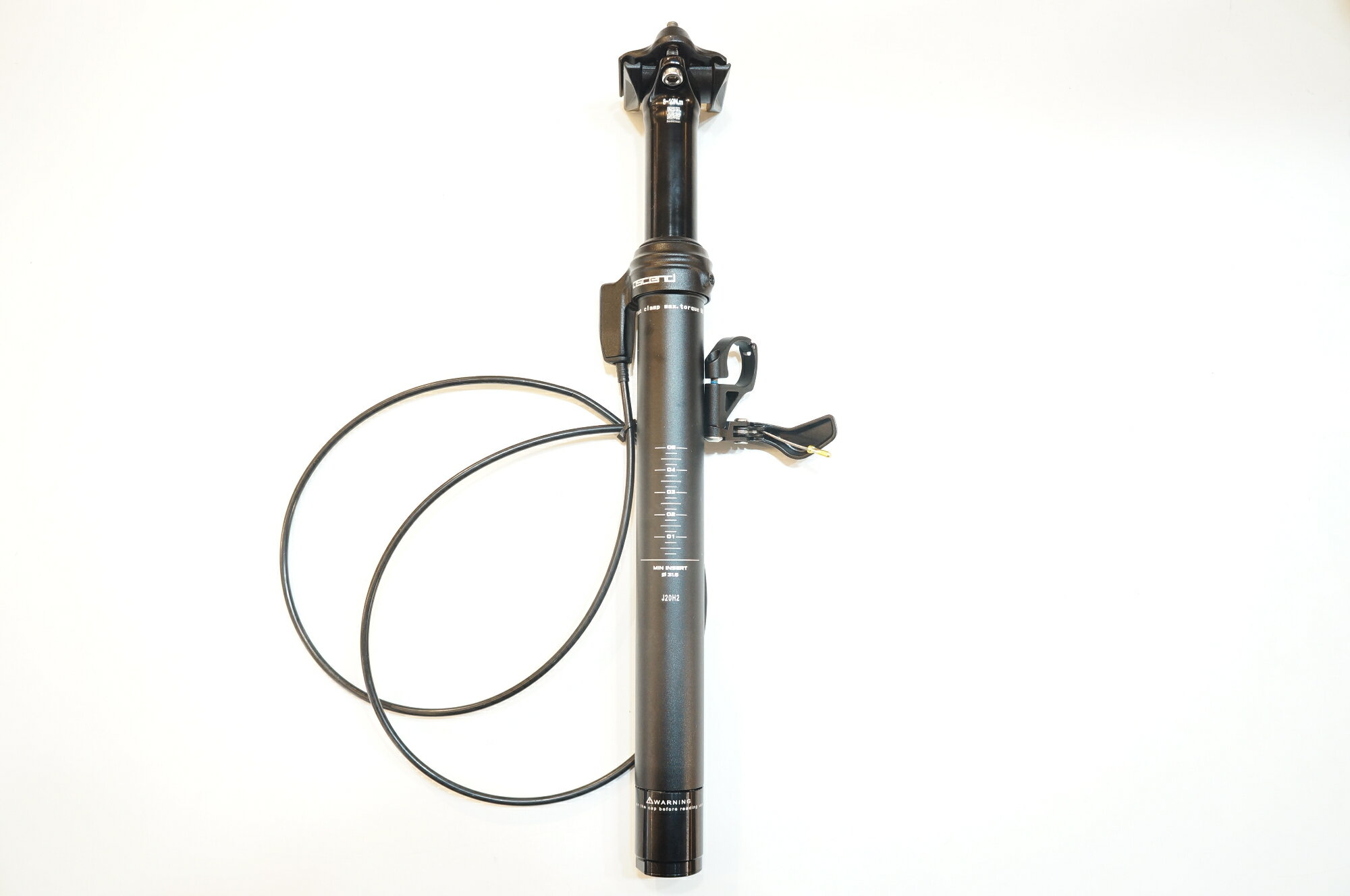 ■詳細・クランプ径：31.6mm■状態・使用に伴う小キズ、ヨゴレ等がございます。【付属品】※画像に掲載している物で全てでございます。※商品の一部でも画像に無いものは欠品となり、返品返金は致しかねます為ご注意ください。　 　 ■注意事項【在庫について】 在庫管理は細心の注意を払い行なっておりますが、システムの都合により在庫有と表記の商品につきましても、実在庫の反映との時間差により在庫が無い場合がございます。弊社はそれに伴う全てにおいて一切の責任は負いかねます事、何卒ご了承くださいませ。ご注文頂きました商品のご用意が出来かねました場合は、お電話とメールにてキャンセルご承諾お願いのご連絡をさせて頂きます。【掲載画像について】撮影方法やお客様の閲覧環境により、実際の商品とは違った色の見え方となる場合がございます。上記理由による返品、変更、キャンセルは一切お受け致しかねますまたシステム等の不備により、商品ページに別商品が含まれている、別カラー・仕様が掲載されている、商品情報に誤表記がある場合がございますご不明点がございましたら必ずご注文前にお問い合わせくださいませ。