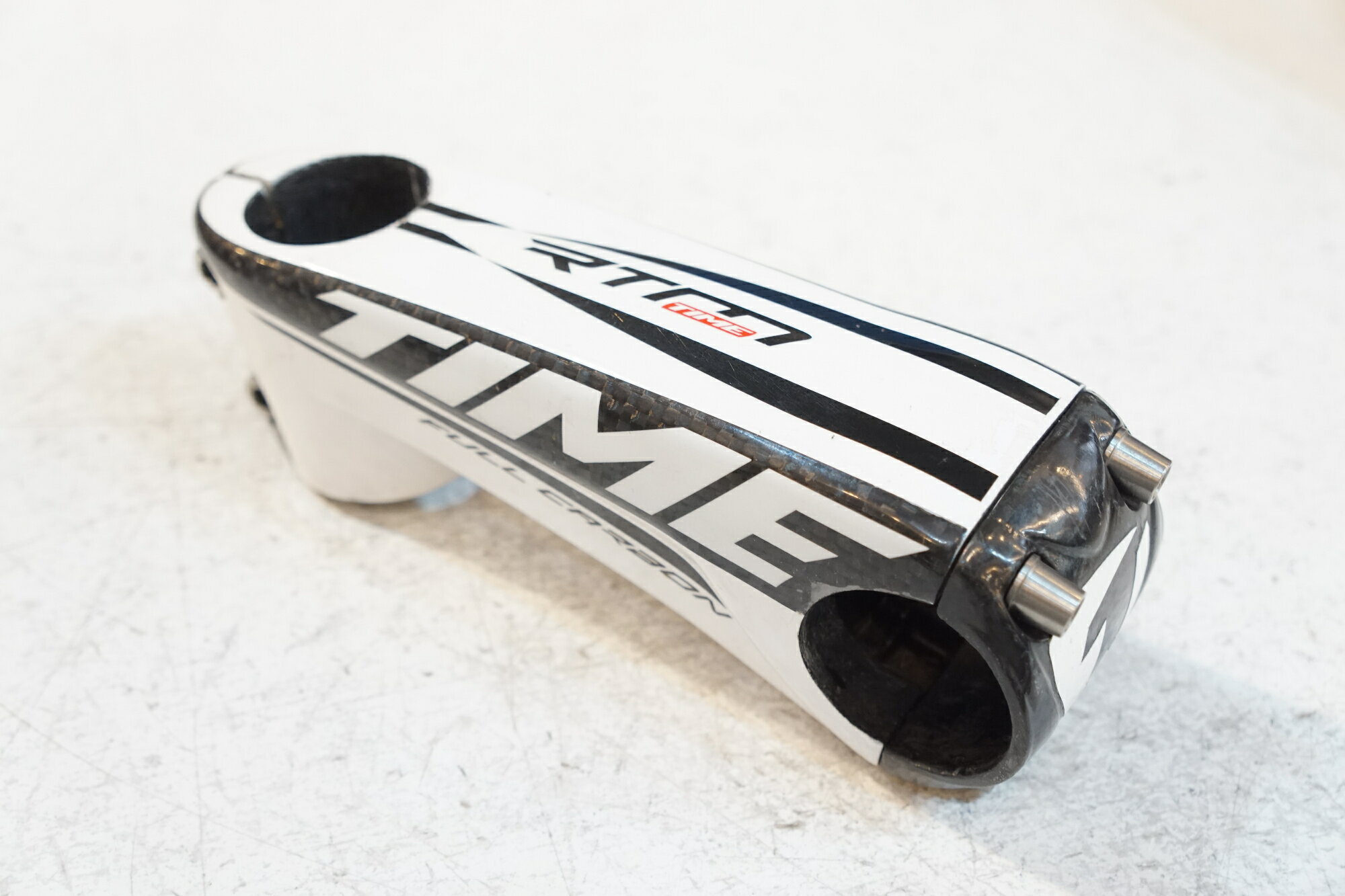 ■詳細・ステム長：120mm・ハンドルクランプ径：31.8mm■状態・使用に伴う小キズ、ヨゴレ等がございます。【付属品】※画像に掲載している物で全てでございます。※商品の一部でも画像に無いものは欠品となり、返品返金は致しかねます為ご注意ください。　 ■注意事項【在庫について】 在庫管理は細心の注意を払い行なっておりますが、システムの都合により在庫有と表記の商品につきましても、実在庫の反映との時間差により在庫が無い場合がございます。弊社はそれに伴う全てにおいて一切の責任は負いかねます事、何卒ご了承くださいませ。ご注文頂きました商品のご用意が出来かねました場合は、お電話とメールにてキャンセルご承諾お願いのご連絡をさせて頂きます。【掲載画像について】撮影方法やお客様の閲覧環境により、実際の商品とは違った色の見え方となる場合がございます。上記理由による返品、変更、キャンセルは一切お受け致しかねますまたシステム等の不備により、商品ページに別商品が含まれている、別カラー・仕様が掲載されている、商品情報に誤表記がある場合がございますご不明点がございましたら必ずご注文前にお問い合わせくださいませ。