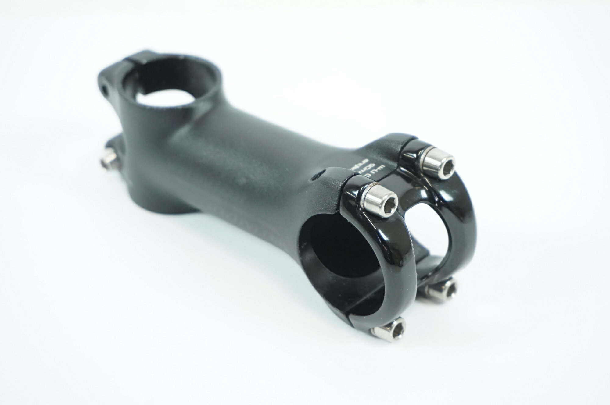 ■商品情報 ・φ31.8 90mm ■状態 ・使用に伴う小傷、汚れ等がございますが、中古品として比較的良好な状態です。 ■付属品 ・掲載しているものが全てになります。 ■注意事項【在庫について】 在庫管理は細心の注意を払い行なっておりますが、システムの都合により在庫有と表記の商品につきましても、実在庫の反映との時間差により在庫が無い場合がございます。弊社はそれに伴う全てにおいて一切の責任は負いかねます事、何卒ご了承くださいませ。ご注文頂きました商品のご用意が出来かねました場合は、お電話とメールにてキャンセルご承諾お願いのご連絡をさせて頂きます。【掲載画像について】撮影方法やお客様の閲覧環境により、実際の商品とは違った色の見え方となる場合がございます。上記理由による返品、変更、キャンセルは一切お受け致しかねますまたシステム等の不備により、商品ページに別商品が含まれている、別カラー・仕様が掲載されている、商品情報に誤表記がある場合がございますご不明点がございましたら必ずご注文前にお問い合わせくださいませ。