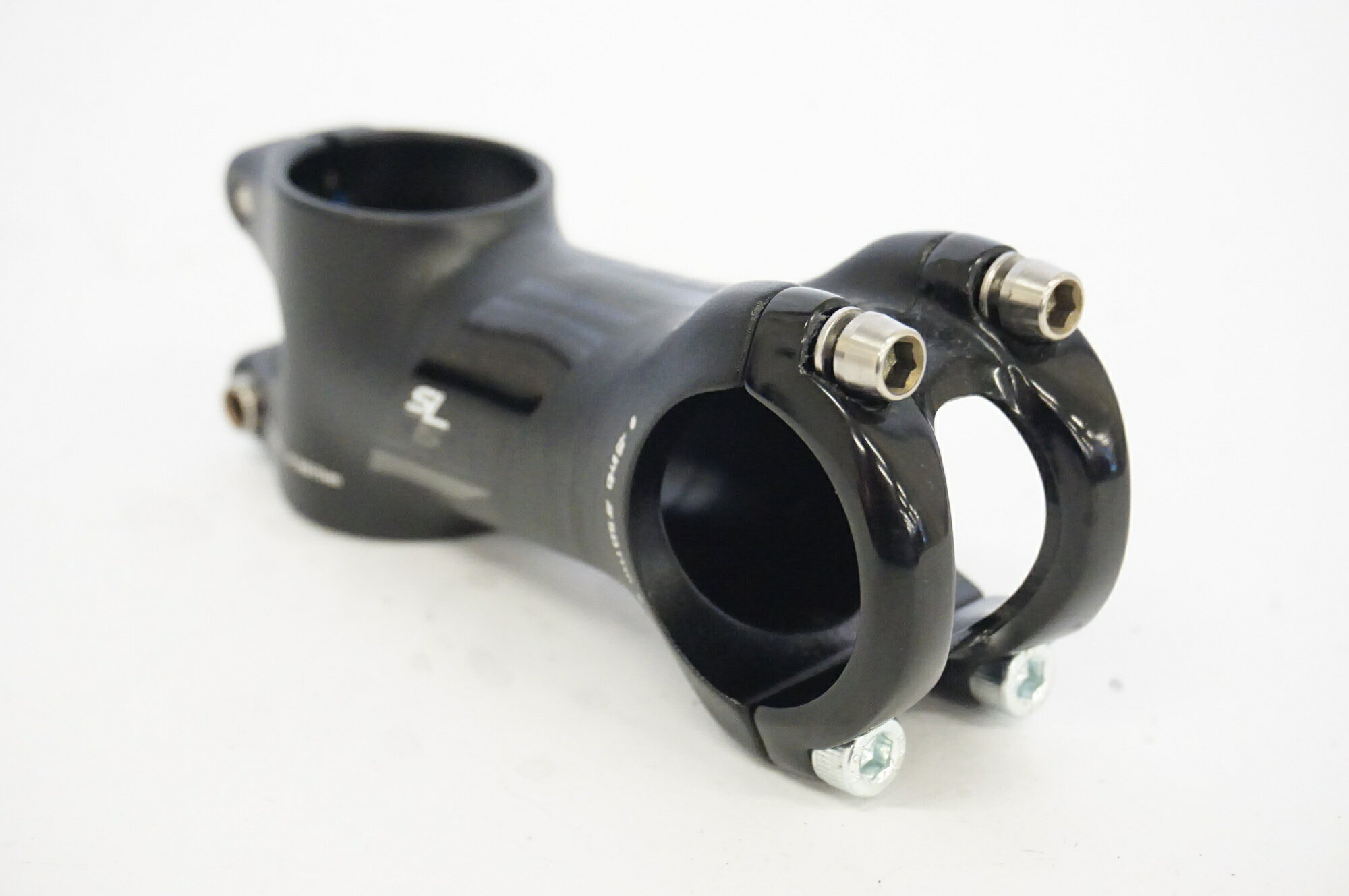 ■商品情報 ・φ31.8 ・75mm ■状態 ・使用に伴う小キズ、ヨゴレがございます。 ・掲載画像以外にも細かい傷や多少の汚れがございます。 【付属品】 ※画像に掲載している物で全てでございます。 ※画像にないものは欠品となりますためご注意ください。 ■注意事項【在庫について】 在庫管理は細心の注意を払い行なっておりますが、システムの都合により在庫有と表記の商品につきましても、実在庫の反映との時間差により在庫が無い場合がございます。弊社はそれに伴う全てにおいて一切の責任は負いかねます事、何卒ご了承くださいませ。ご注文頂きました商品のご用意が出来かねました場合は、お電話とメールにてキャンセルご承諾お願いのご連絡をさせて頂きます。【掲載画像について】撮影方法やお客様の閲覧環境により、実際の商品とは違った色の見え方となる場合がございます。上記理由による返品、変更、キャンセルは一切お受け致しかねますまたシステム等の不備により、商品ページに別商品が含まれている、別カラー・仕様が掲載されている、商品情報に誤表記がある場合がございますご不明点がございましたら必ずご注文前にお問い合わせくださいませ。