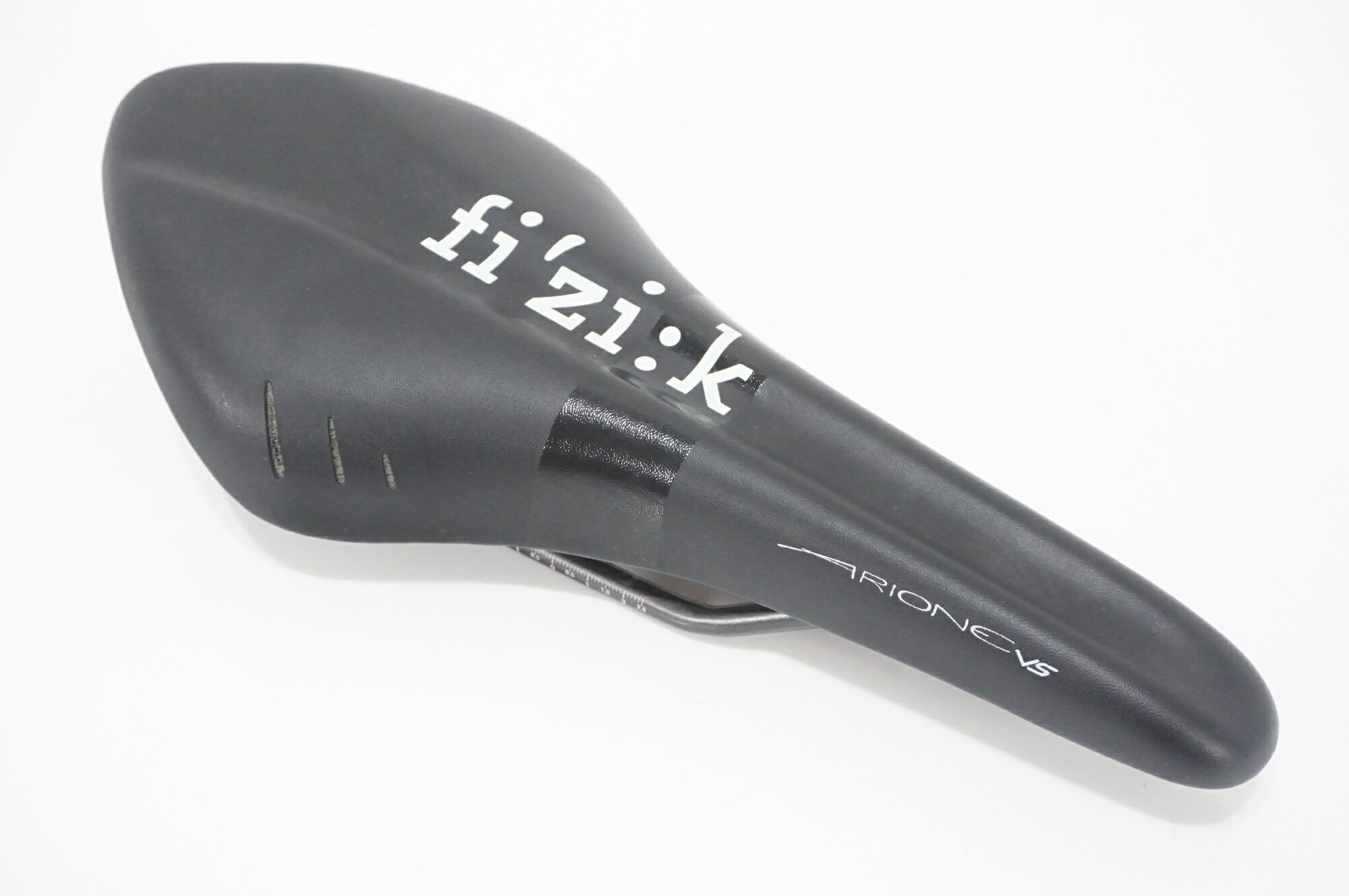 【中古】 FIZIK 「フィジーク」 ARIONE VS サドル / バイチャリAKIBA店