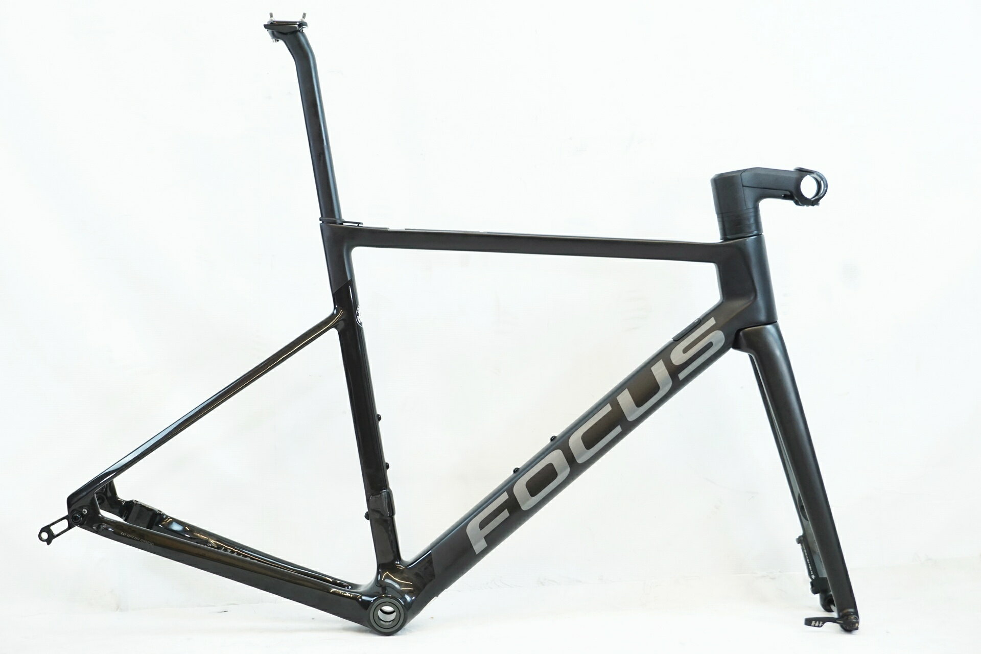 【中古】 FOCUS 「フォ-カス」 IZALCO MAX DISC 9 2022年モデル フレームセット / バイチャリ有明ガーデン店