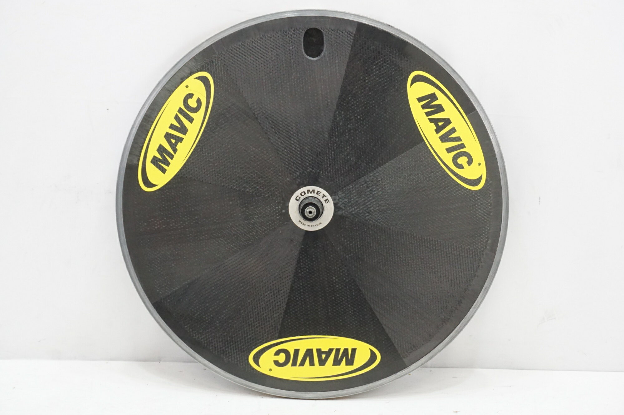 ■商品情報 サイズ：700C リムタイプ：チューブラー フリータイプ：SHIMANO 11S ブレーキタイプ：リムブレーキ 重量R：約1363g（写真の状態での実測値） エンド幅：130mm ■状態 使用に伴うキズやヨゴレ等の使用感がございます。 2mm程の振れがございます。 僅かにハブのがたつきがございます。 ■付属品 掲載している画像の物が全てになります。 ※掲載されていない物は欠品となります。 　また、欠品している物は取り寄せなど出来かねる為予めご了承ください。 ■注意事項【在庫について】 在庫管理は細心の注意を払い行なっておりますが、システムの都合により在庫有と表記の商品につきましても、実在庫の反映との時間差により在庫が無い場合がございます。弊社はそれに伴う全てにおいて一切の責任は負いかねます事、何卒ご了承くださいませ。ご注文頂きました商品のご用意が出来かねました場合は、お電話とメールにてキャンセルご承諾お願いのご連絡をさせて頂きます。【掲載画像について】撮影方法やお客様の閲覧環境により、実際の商品とは違った色の見え方となる場合がございます。上記理由による返品、変更、キャンセルは一切お受け致しかねますまたシステム等の不備により、商品ページに別商品が含まれている、別カラー・仕様が掲載されている、商品情報に誤表記がある場合がございますご不明点がございましたら必ずご注文前にお問い合わせくださいませ。